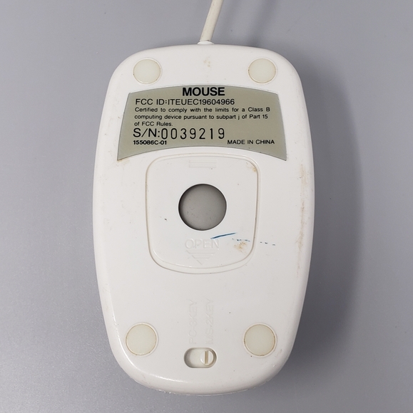 Saturn 3-Button Serial Mouse - Picture 3 of 8